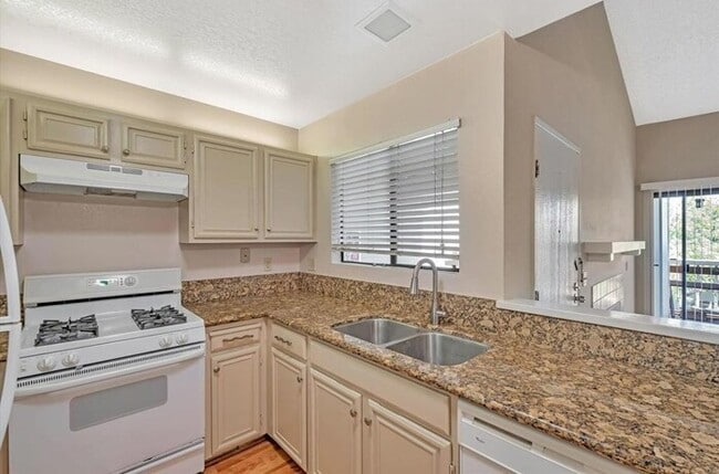 Photo - Cozy Penthouse Condo in Gated Community with Pools & In-Unit Laundry Unit APT 312