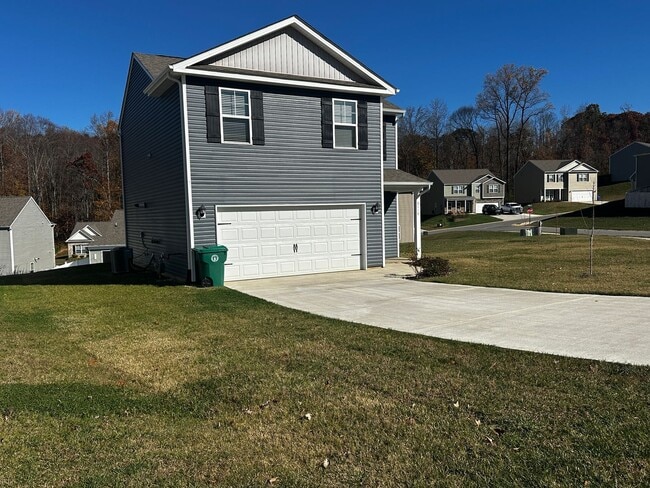 Photo - E. Morristown - 3 bed/2.5 bath home with garage