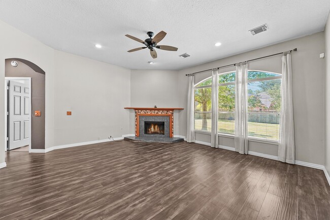 Photo - 7302 Maple Run Dr