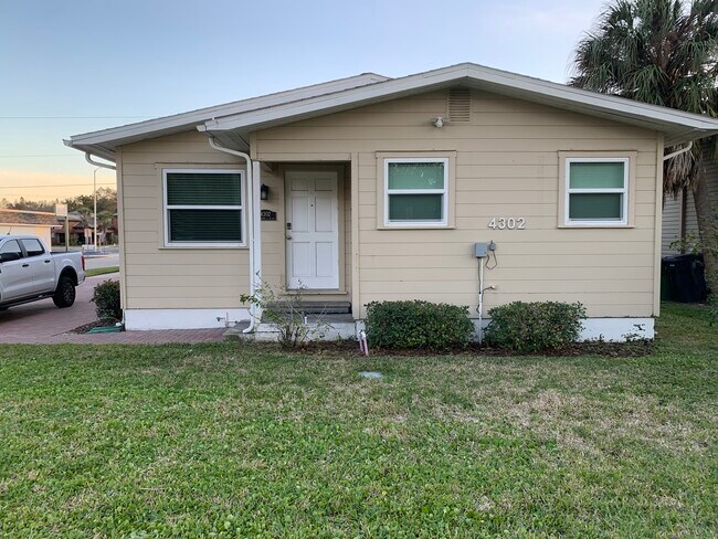 Photo - 4302 W North a St