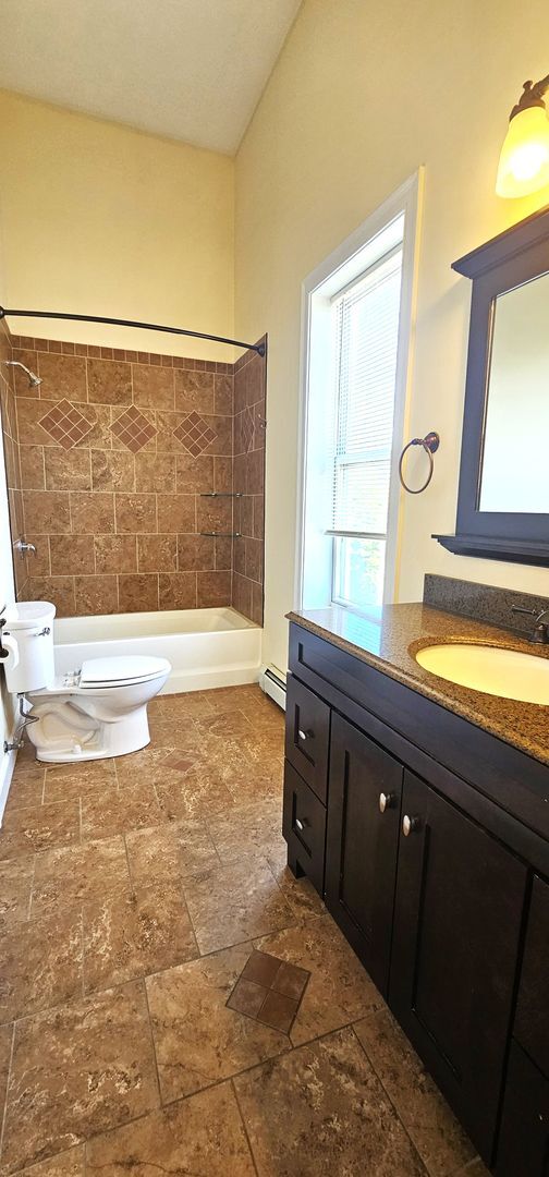 Photo - 51 N Champlain St Unit APT 1