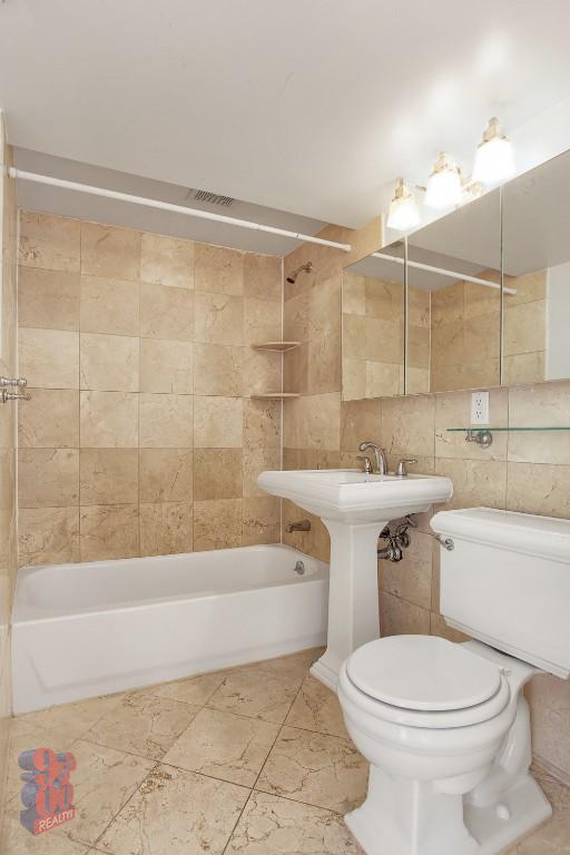 Photo - 330 E 100th St Unit 3A