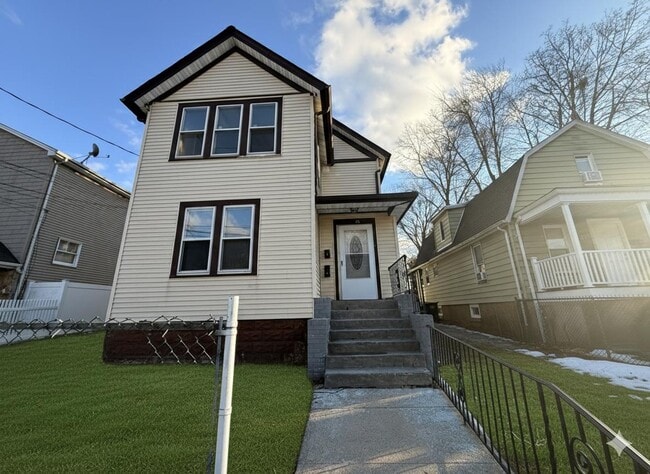 Photo - 86 W Main St