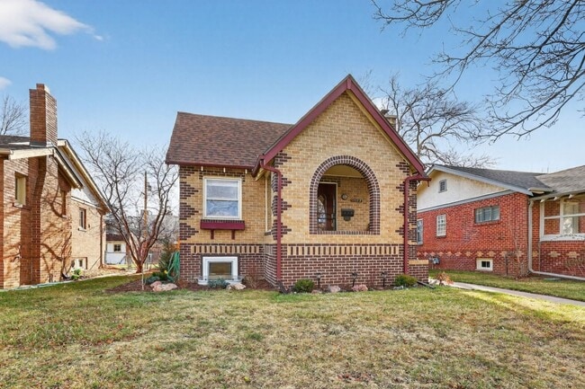 Photo - Platt Park Classic! 4 Beds, 2 Bath - Fully remodeled! Don't miss out on this one!