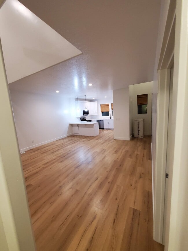 282 W 590 N