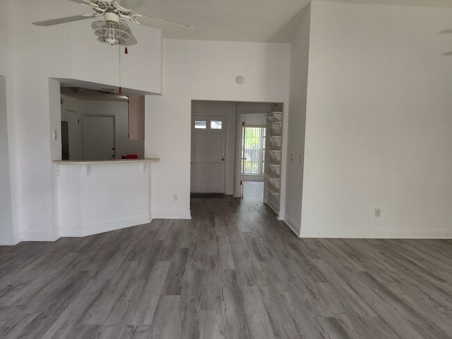 Photo - 5202 Oceanside Ct