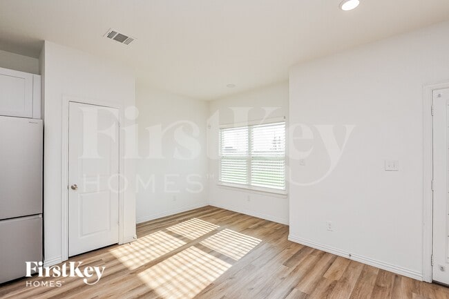 Photo - 7328 Parkside Pl Dr