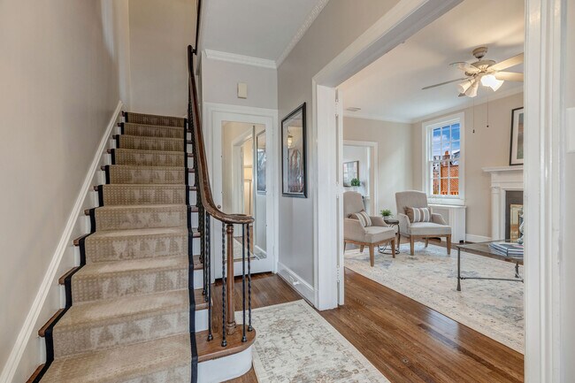 Photo - 2911 28th St NW