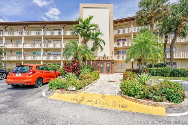 Building Photo - 3201 Portofino Point Unit C2
