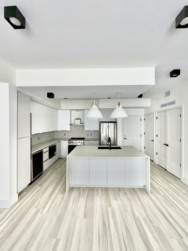 Photo - 18631 NE 25th Pl Unidad 802