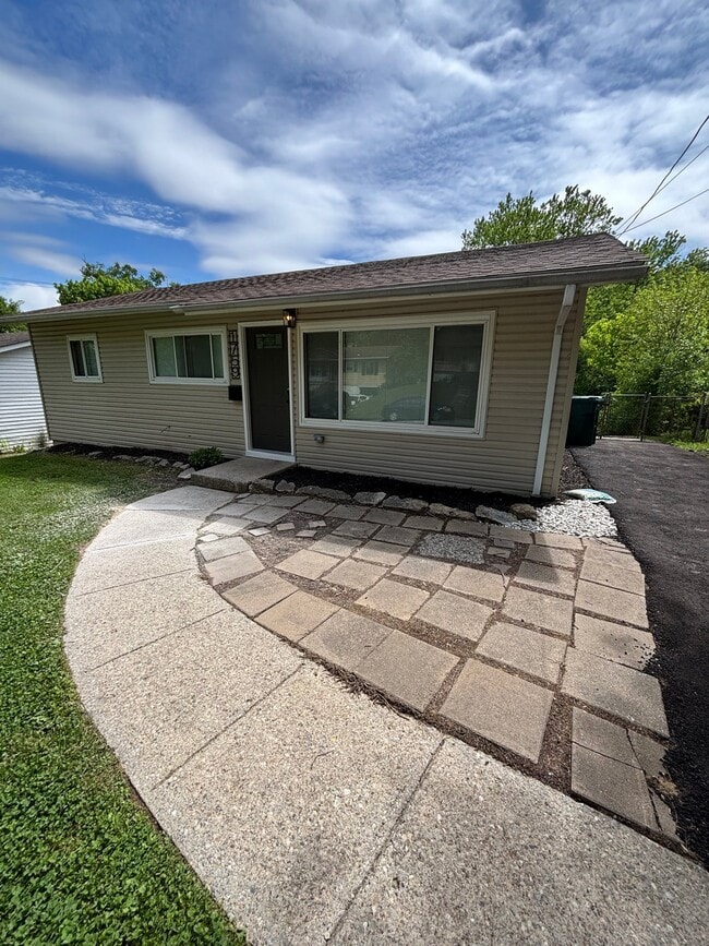 Building Photo - 1759 Monterey Ct