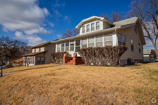 Building Photo - Beautiful 4 Bedroom House for Rent | 54th ...