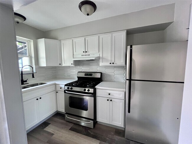 Building Photo - 8335 Bonner Dr Unit 1 Rental