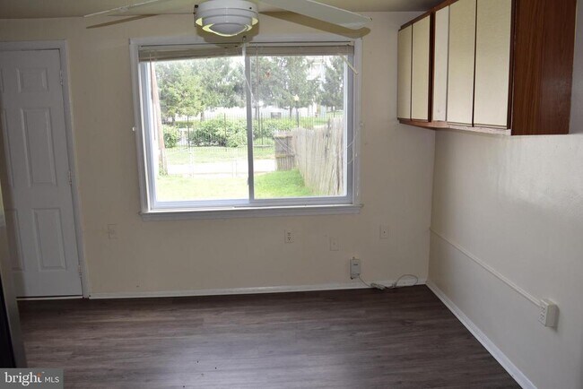 Photo - 2111 Larkhall Rd