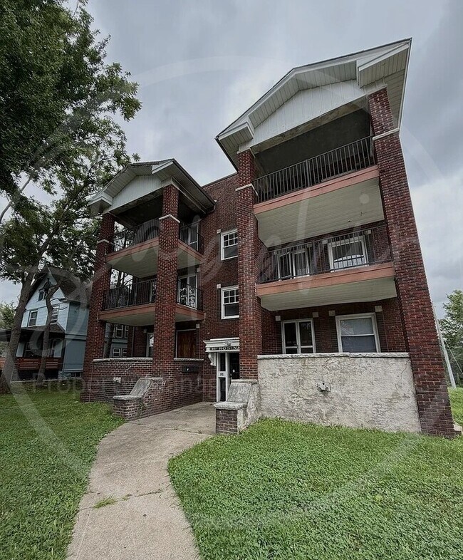 Photo - 853 Barnett Ave