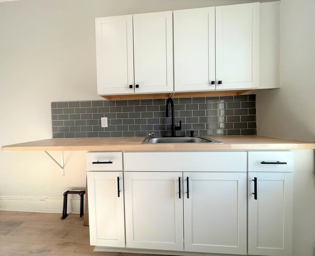 Photo - 300 Elm Place