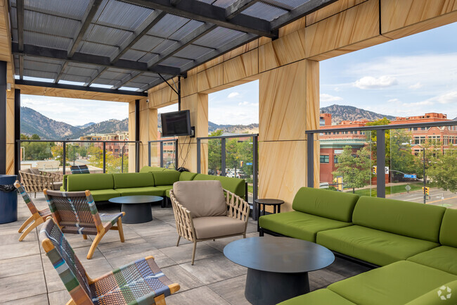 Rooftop - oLiv Boulder