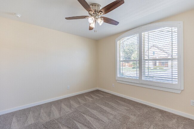Photo - 142 Destiny Dr