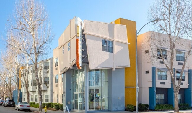 Building Photo - 598 Columbia Ave