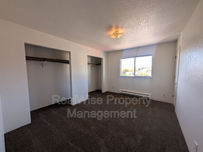 Photo - 275 Rose Ave Unit J