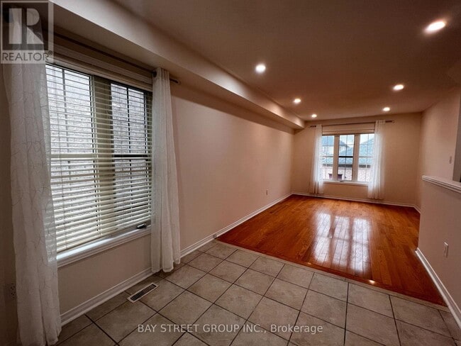 Photo - 85 Selkirk Dr