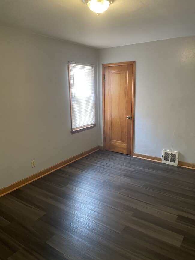 Photo - Cozy Lower Duplex with 2 Bedrooms and 1 Bathroom