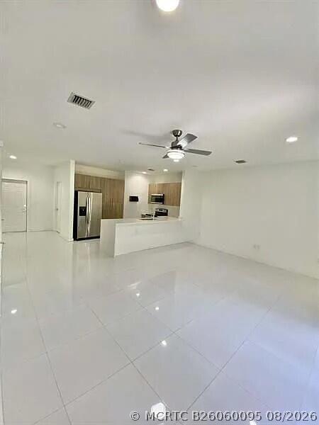 Photo - 1060 Crystal Way
