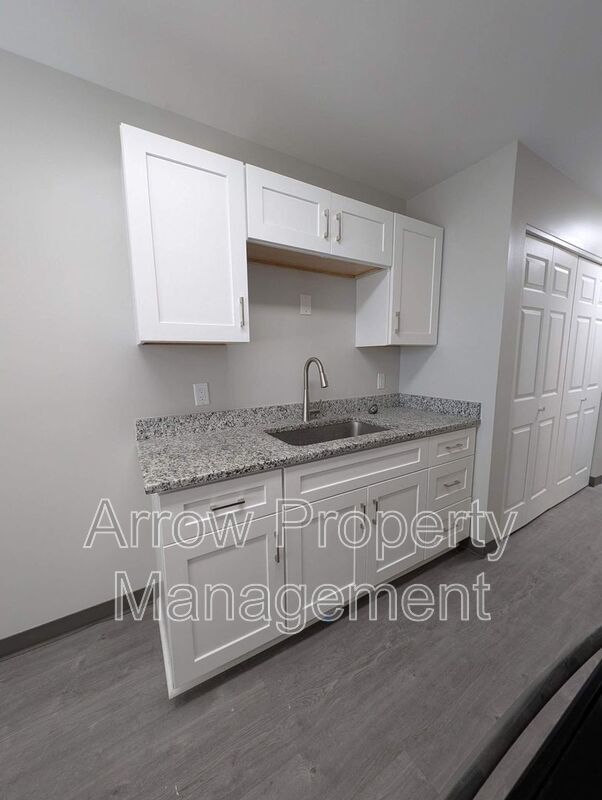 Photo - 407 H St