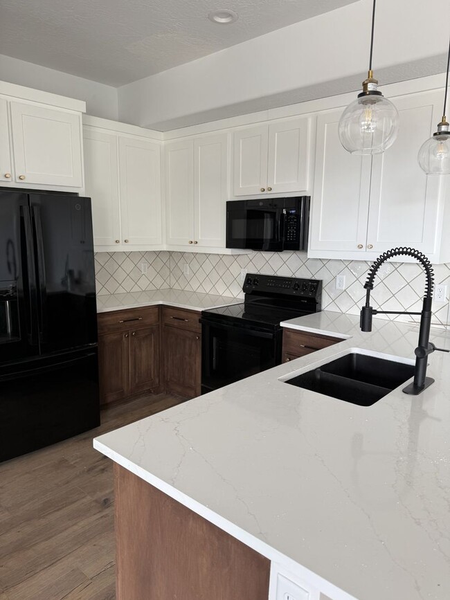 Photo - Brand New Basement Appartment