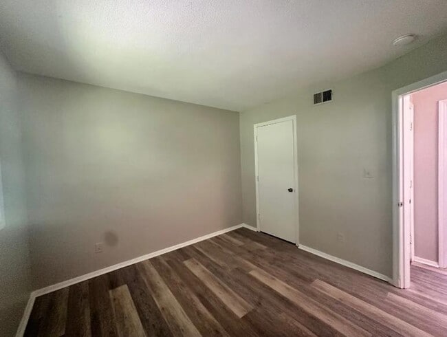 Photo - 1491 Sherwood Dr
