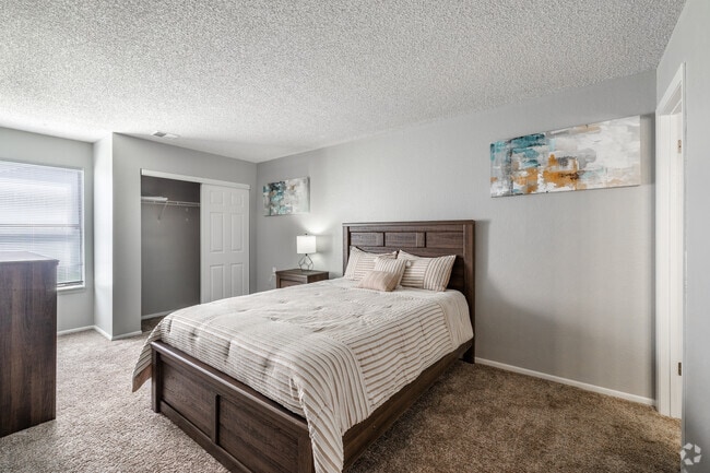 2BR, 1.5BA - 920SF - Master Bedroom