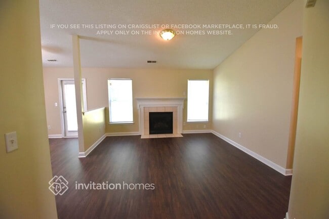 Photo - 847 Anchor Way NE