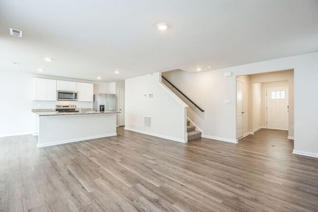 Photo - 322 Forest Edge Ave