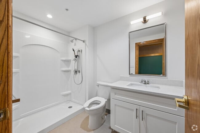 1BR, 1BA - 600SF - Bathroom