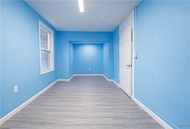 Photo - 599 Albany St