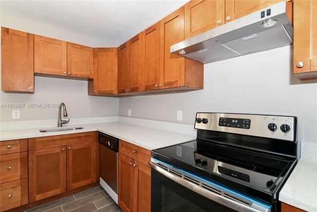 Photo - 111 NW 21 St