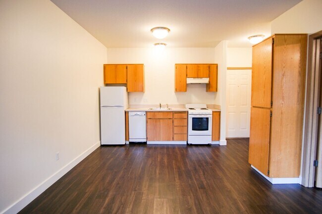 Photo - Modern & Bright 1 Bdr w/Open Floorplan, DW & Patio + Cat OK! Unit C1