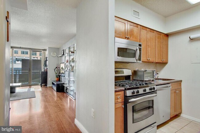 Photo - 4801 Fairmont Ave Unit 213