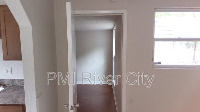 Photo - 2309 Lane Ave S