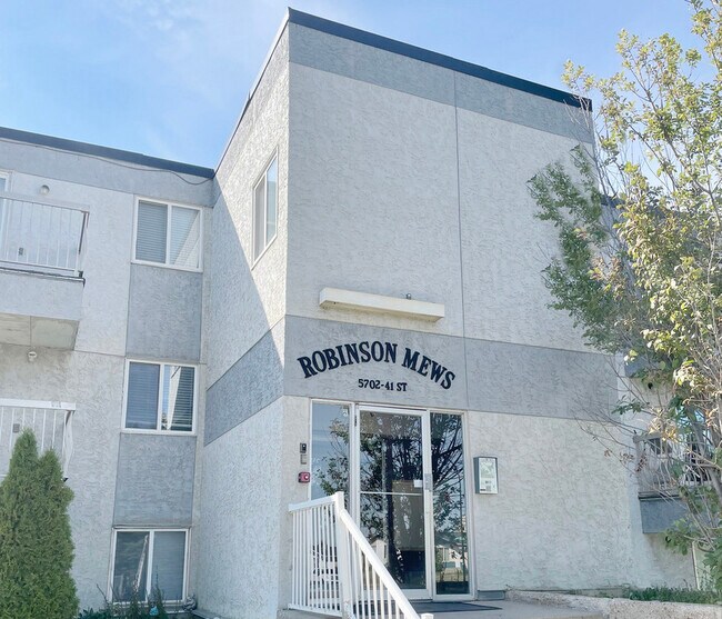 Photo - Robinson Mews