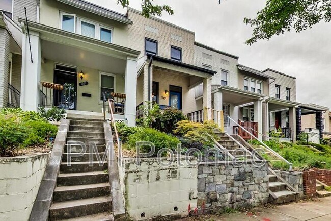 Photo - 1749 L St NE