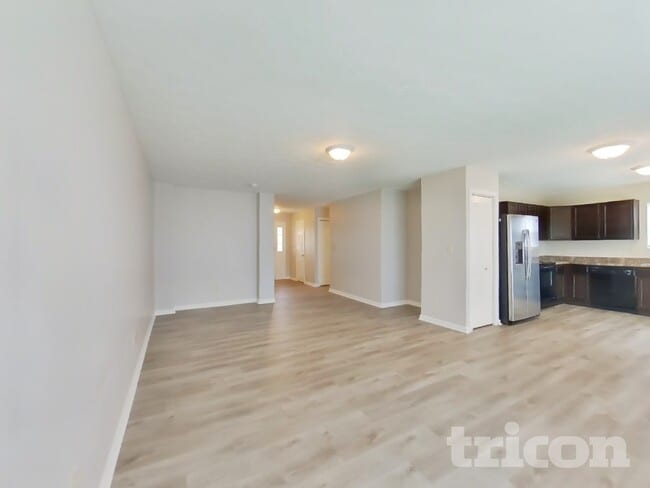 Photo - 949 Knox Dr