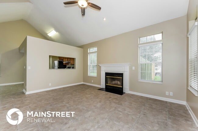 Photo - 2013 Valley Dr