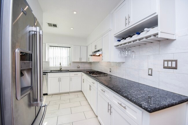 Photo - 5666 Overbrook Ln