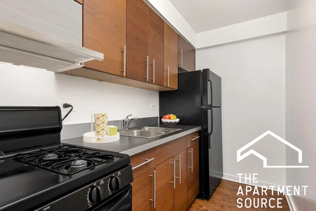 Building Photo - 544 W Melrose St Unit 353