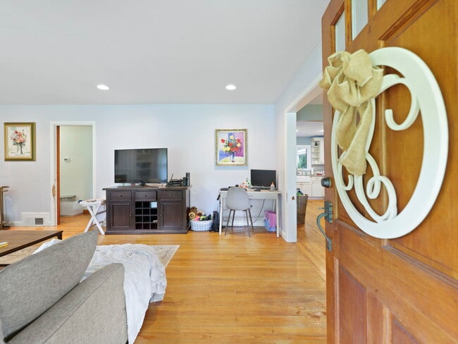 Photo - 1870 Briarlake Cir