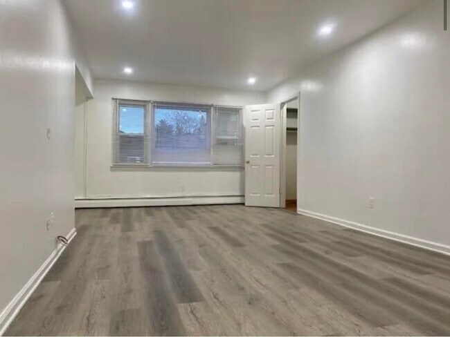 Photo - 121 Mallory Ave Unit 3