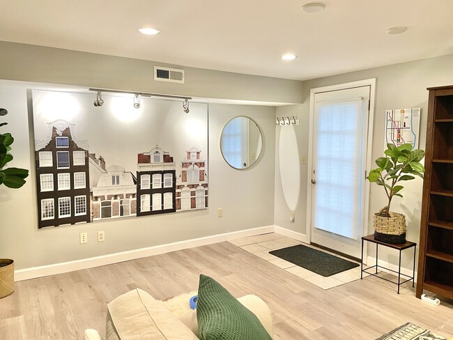 Main Entrance - 17 E Nap Ln Unit Basement Apartment