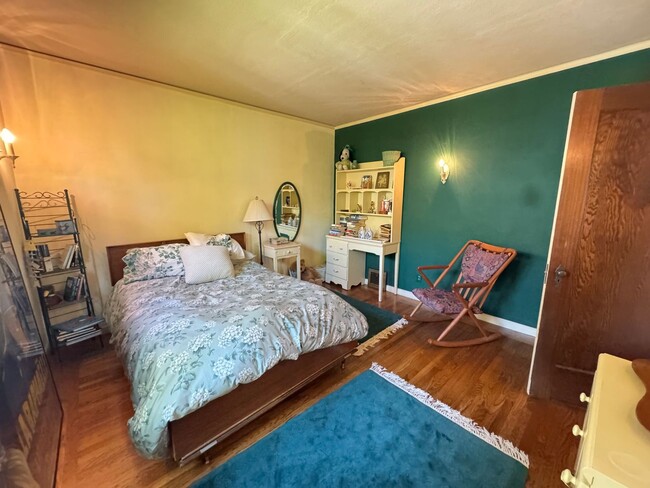 Photo - Spacious Spanish-Styled 3Bed/2Bath SFH For Rent in the Desirable City of Alameda, Ca!!!