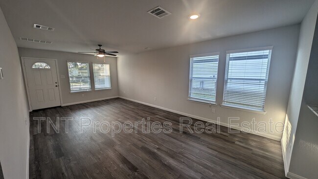 Photo - 411 Sandall St